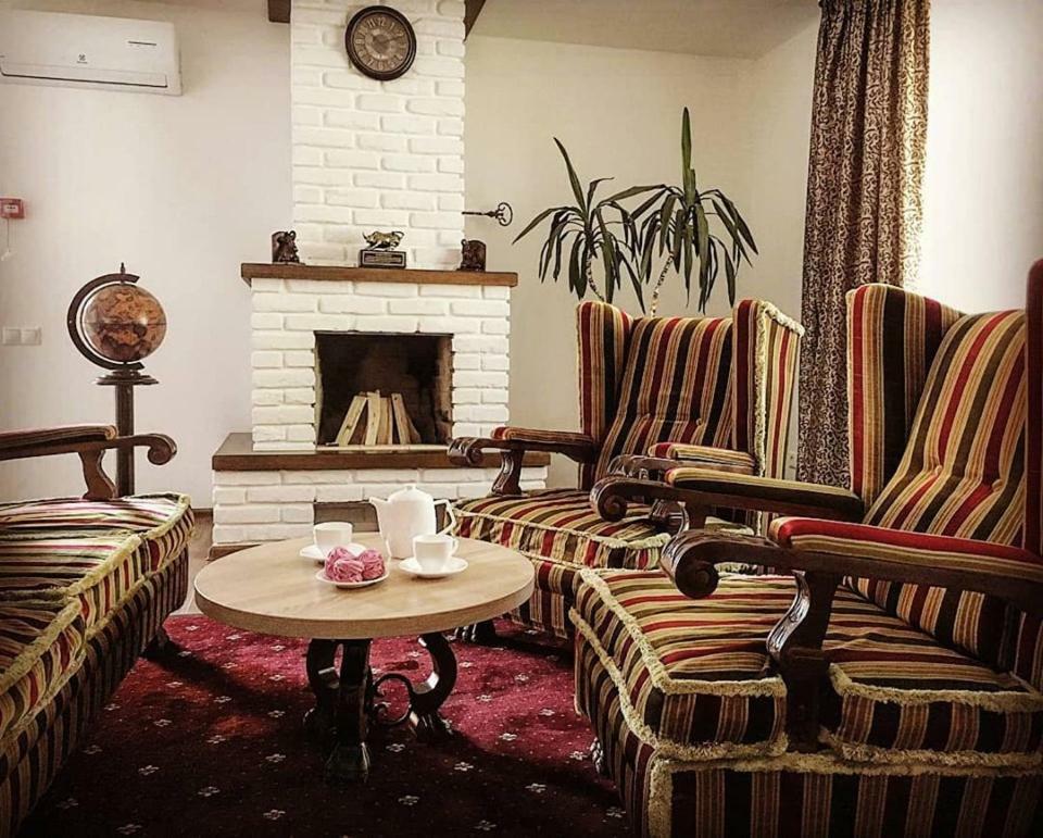 Rioro Hotel Myrhorod Ngoại thất bức ảnh
