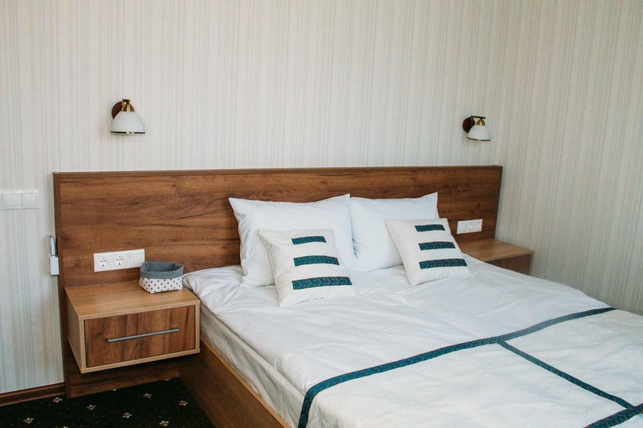 Rioro Hotel Myrhorod Ngoại thất bức ảnh