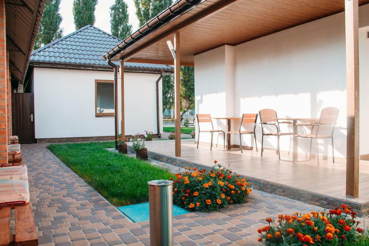 Rioro Hotel Myrhorod Ngoại thất bức ảnh
