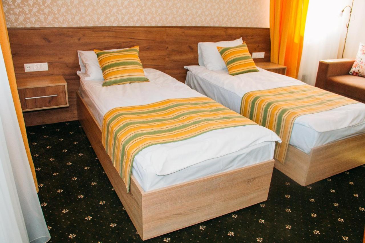 Rioro Hotel Myrhorod Ngoại thất bức ảnh